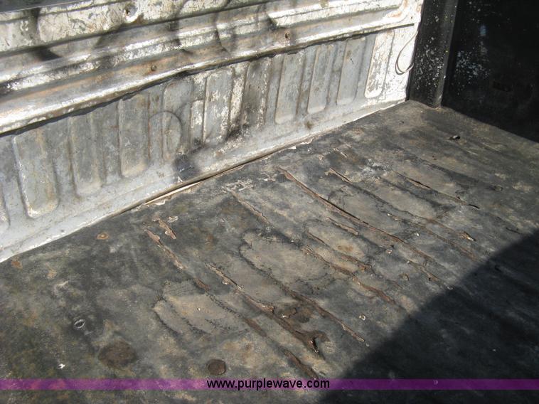 image for item H5438 2003 Ford F150 XLT SuperCab pickup truck