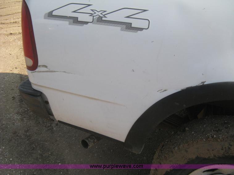 image for item H5438 2003 Ford F150 XLT SuperCab pickup truck