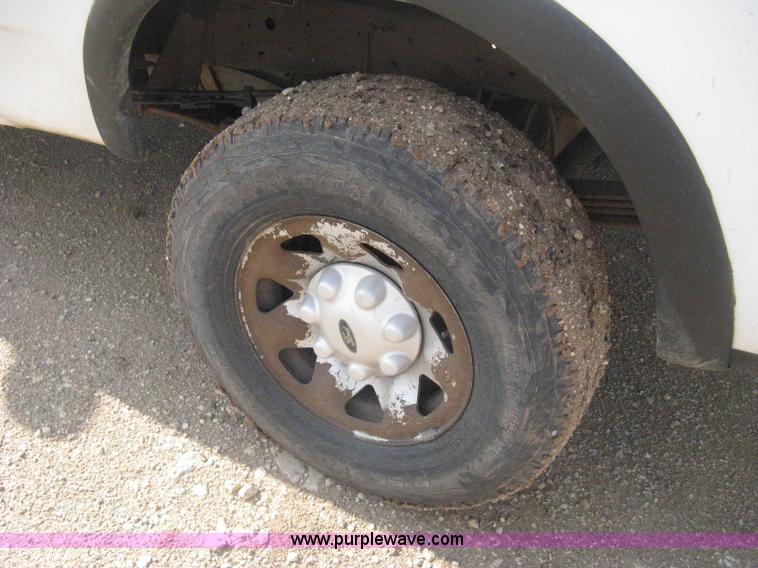 image for item H5438 2003 Ford F150 XLT SuperCab pickup truck