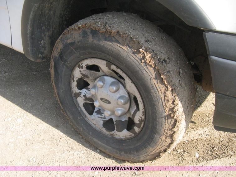 image for item H5438 2003 Ford F150 XLT SuperCab pickup truck