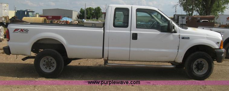 image for item H5439 2001 Ford F250 Super Duty XL SuperCab pickup truck