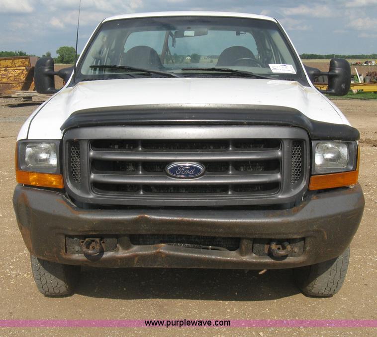 image for item H5439 2001 Ford F250 Super Duty XL SuperCab pickup truck