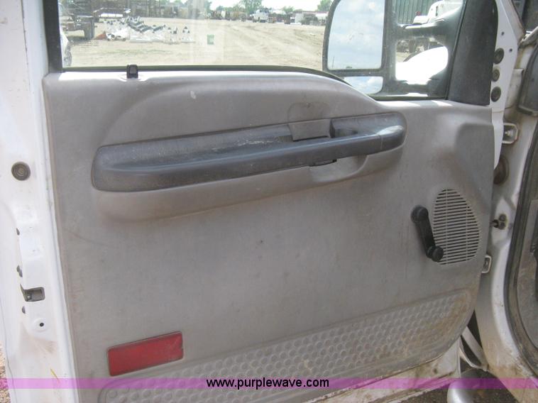 image for item H5439 2001 Ford F250 Super Duty XL SuperCab pickup truck