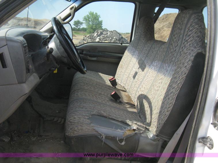 image for item H5439 2001 Ford F250 Super Duty XL SuperCab pickup truck