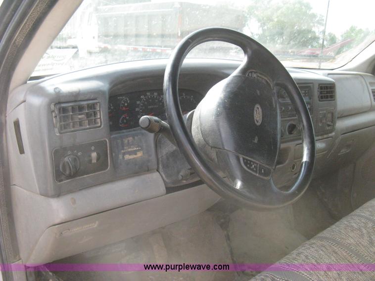 image for item H5439 2001 Ford F250 Super Duty XL SuperCab pickup truck