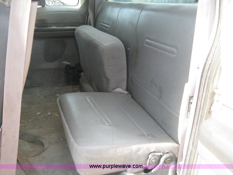 image for item H5439 2001 Ford F250 Super Duty XL SuperCab pickup truck