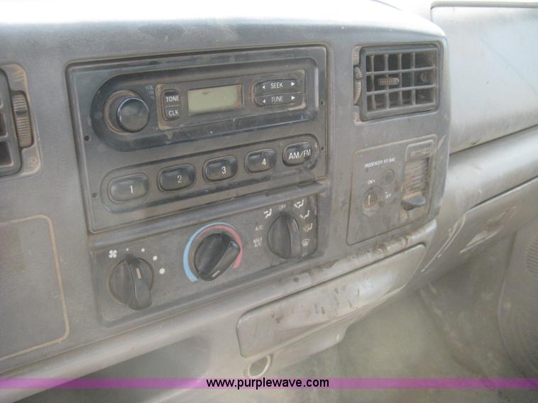 image for item H5439 2001 Ford F250 Super Duty XL SuperCab pickup truck