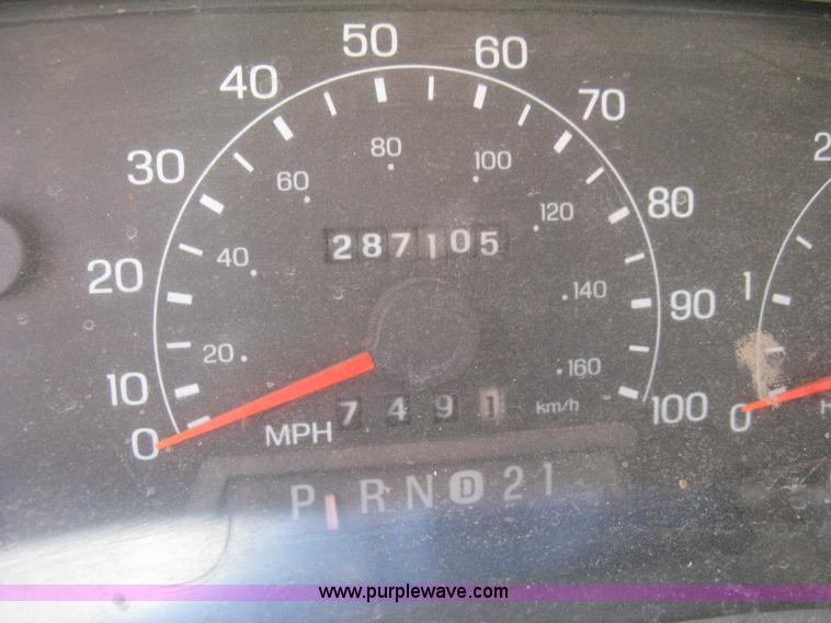 image for item H5439 2001 Ford F250 Super Duty XL SuperCab pickup truck