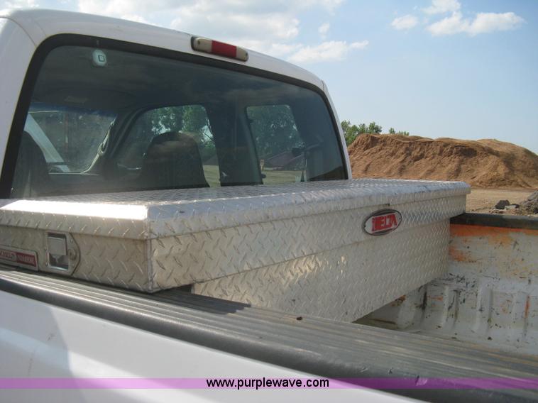 image for item H5439 2001 Ford F250 Super Duty XL SuperCab pickup truck
