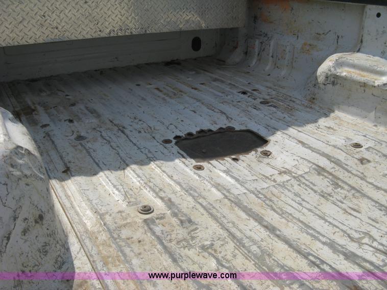 image for item H5439 2001 Ford F250 Super Duty XL SuperCab pickup truck