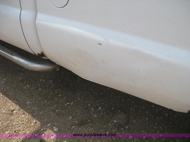 image for item H5439 2001 Ford F250 Super Duty XL SuperCab pickup truck