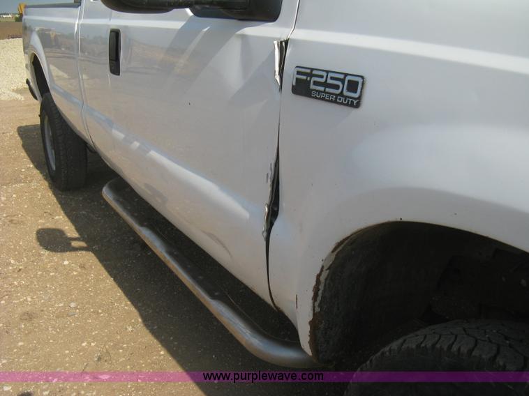 image for item H5439 2001 Ford F250 Super Duty XL SuperCab pickup truck