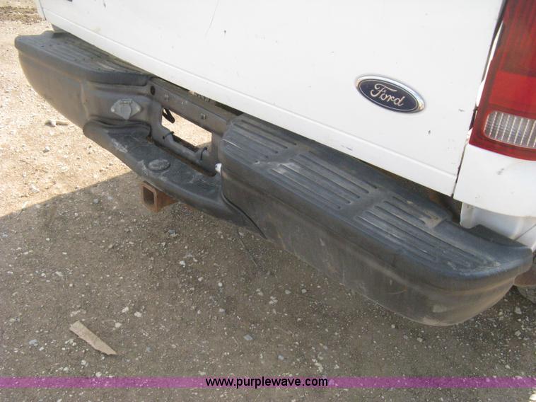 image for item H5439 2001 Ford F250 Super Duty XL SuperCab pickup truck