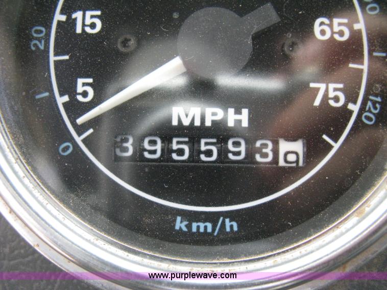 image for item H5440 1993 Ford LNT9000 dump truck