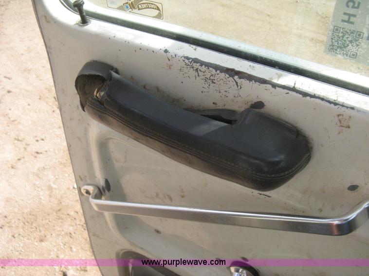 image for item H5440 1993 Ford LNT9000 dump truck