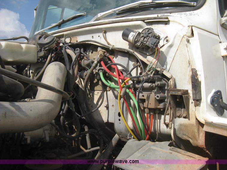 image for item H5440 1993 Ford LNT9000 dump truck