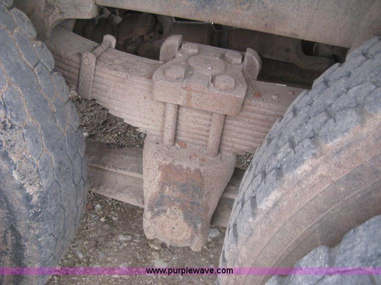 image for item H5440 1993 Ford LNT9000 dump truck