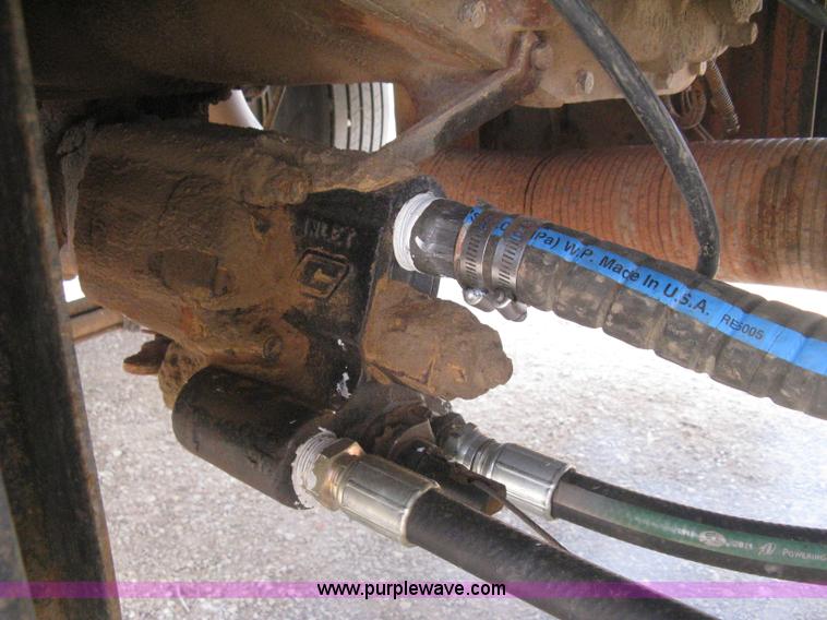 image for item H5440 1993 Ford LNT9000 dump truck