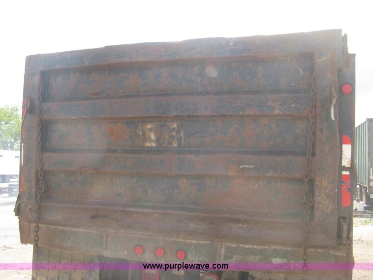 image for item H5440 1993 Ford LNT9000 dump truck