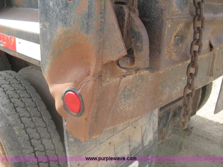 image for item H5440 1993 Ford LNT9000 dump truck