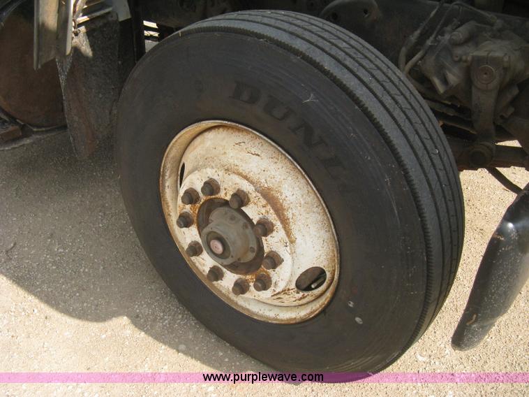 image for item H5440 1993 Ford LNT9000 dump truck