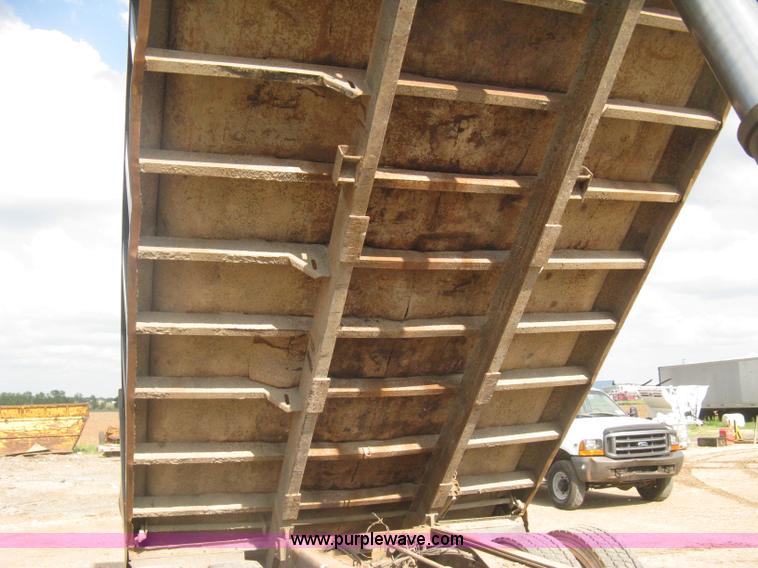 image for item H5440 1993 Ford LNT9000 dump truck