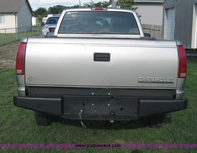 image for item H5441 1998 Chevrolet Silverado 2500 pickup truck