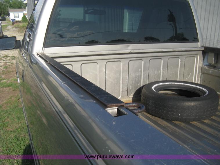 image for item H5441 1998 Chevrolet Silverado 2500 pickup truck