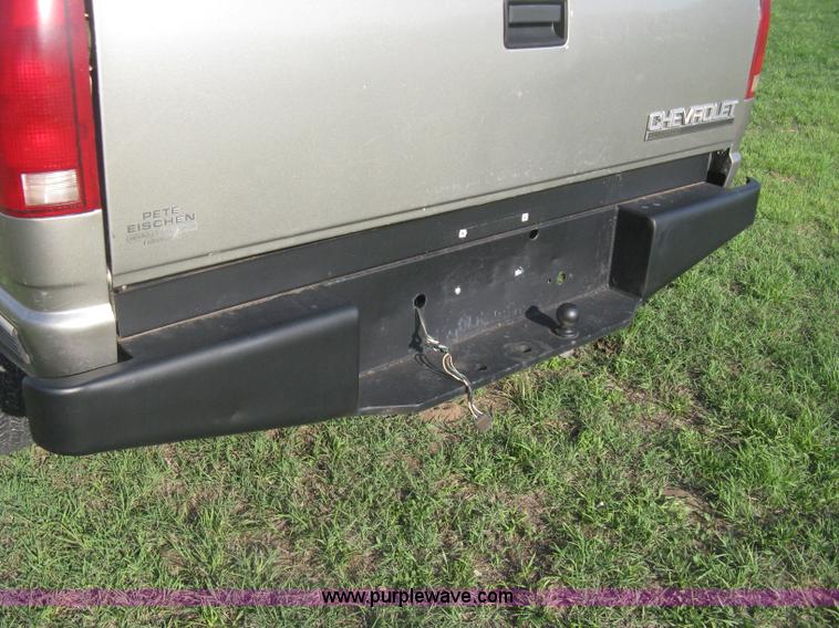 image for item H5441 1998 Chevrolet Silverado 2500 pickup truck