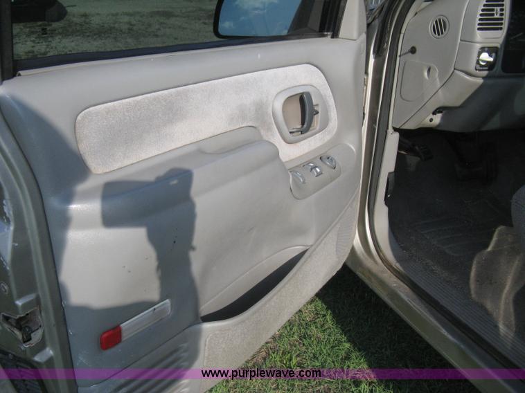 image for item H5441 1998 Chevrolet Silverado 2500 pickup truck