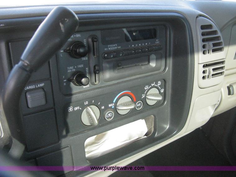 image for item H5441 1998 Chevrolet Silverado 2500 pickup truck