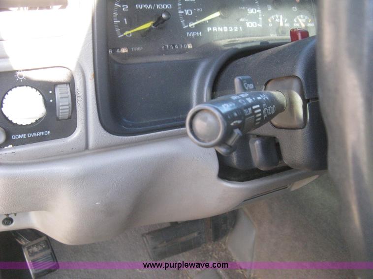 image for item H5441 1998 Chevrolet Silverado 2500 pickup truck