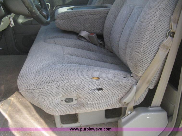 image for item H5441 1998 Chevrolet Silverado 2500 pickup truck