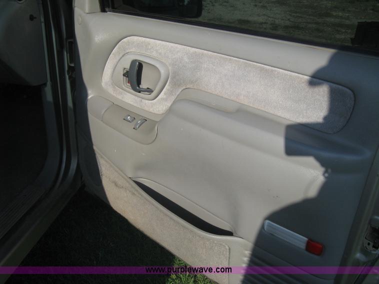 image for item H5441 1998 Chevrolet Silverado 2500 pickup truck