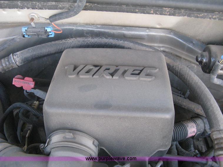 image for item H5441 1998 Chevrolet Silverado 2500 pickup truck