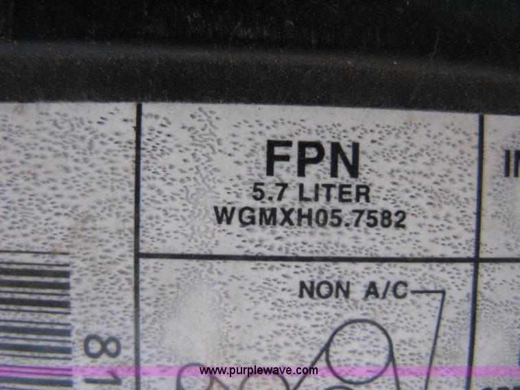 image for item H5441 1998 Chevrolet Silverado 2500 pickup truck