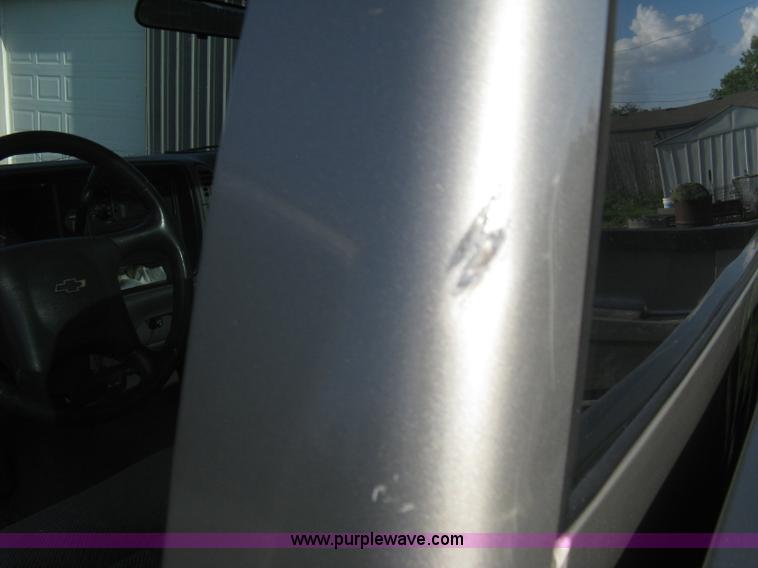 image for item H5441 1998 Chevrolet Silverado 2500 pickup truck