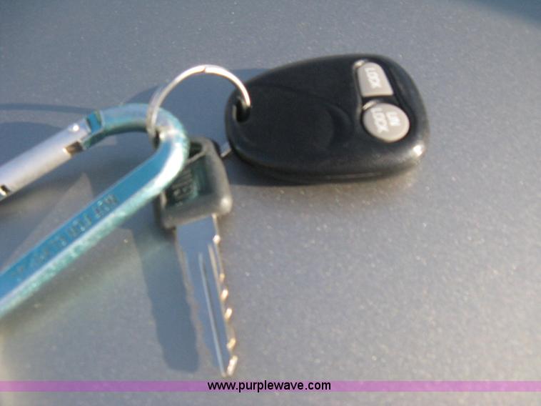 image for item H5441 1998 Chevrolet Silverado 2500 pickup truck