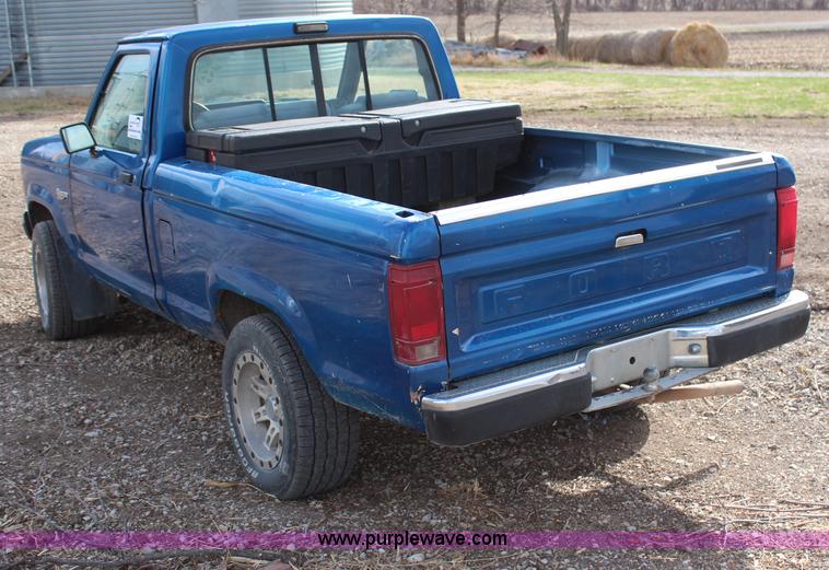 image for item H6153 1988 Ford Ranger XLT pickup truck
