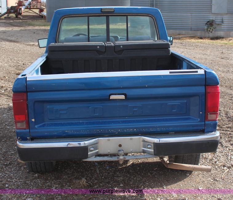 image for item H6153 1988 Ford Ranger XLT pickup truck