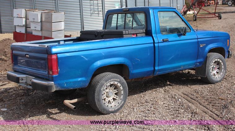 image for item H6153 1988 Ford Ranger XLT pickup truck