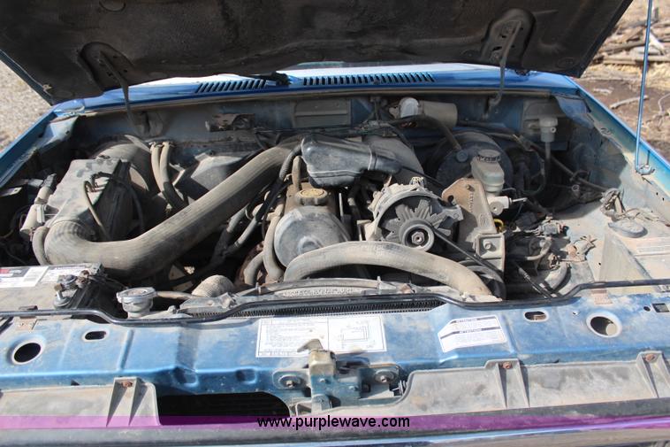 image for item H6153 1988 Ford Ranger XLT pickup truck