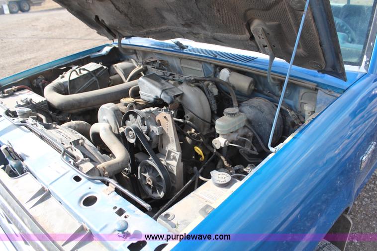 image for item H6153 1988 Ford Ranger XLT pickup truck