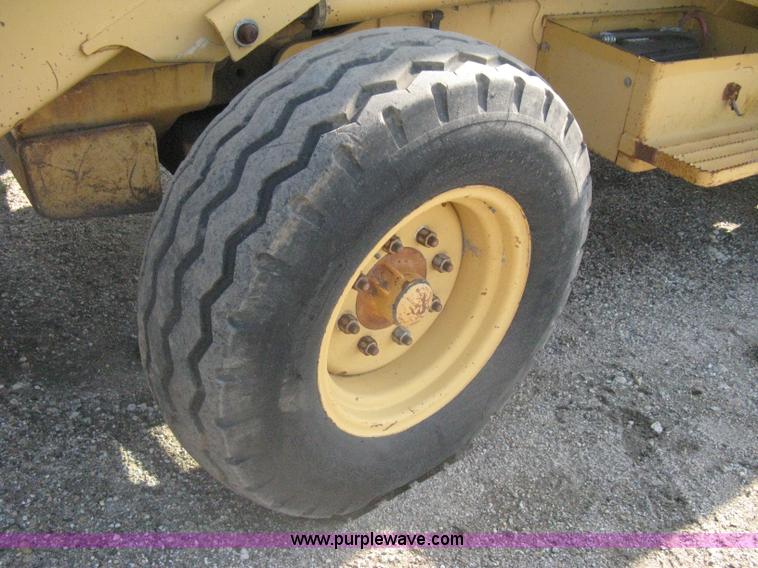 image for item H6343 Ford 555D backhoe
