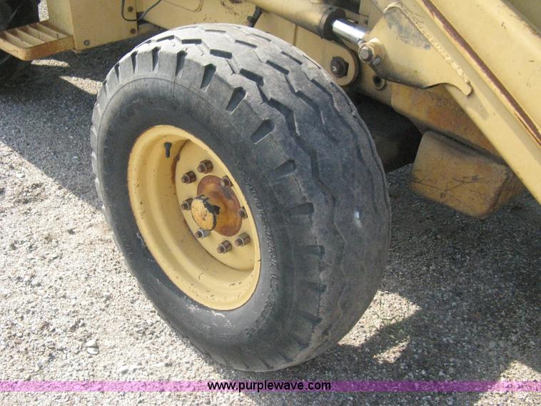 image for item H6343 Ford 555D backhoe