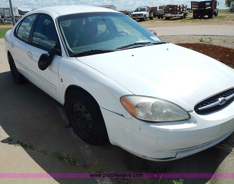 image for item I3597 2001 Ford Taurus LX