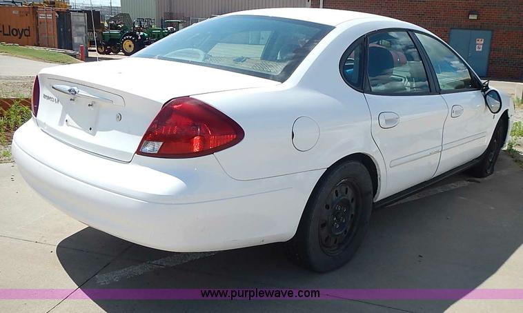 image for item I3597 2001 Ford Taurus LX