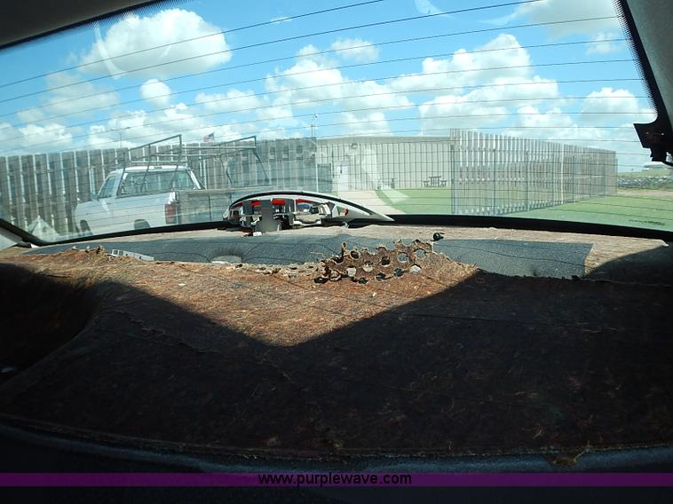 image for item I3597 2001 Ford Taurus LX