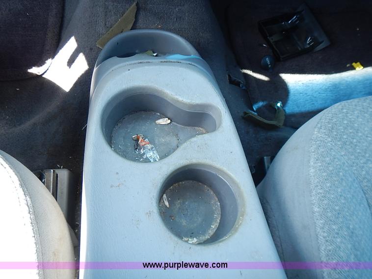 image for item I3597 2001 Ford Taurus LX