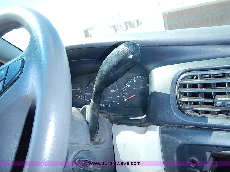 image for item I3597 2001 Ford Taurus LX